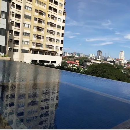 Joy\'S Stylish Condo
